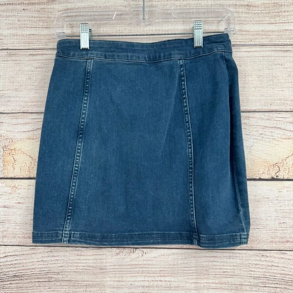 Free People Button Down Denim Mini Skirt‎ Women's Size 6 Blue Medium Wash